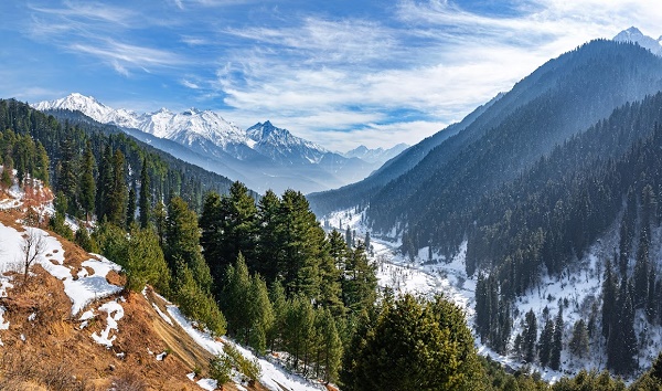 The winter scene in Aru Valley near Pahalgam, Kashmir, India.